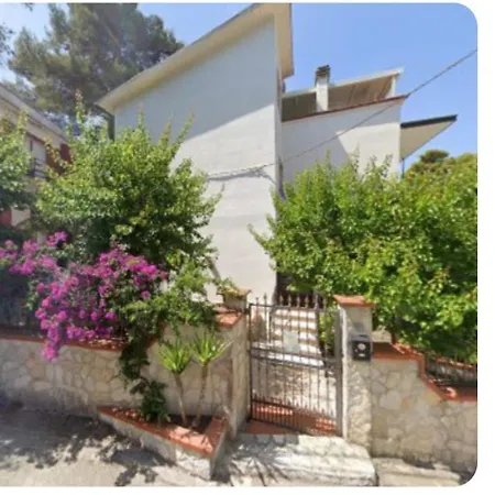 Apartment La Casa Tra I Pini San Menaio