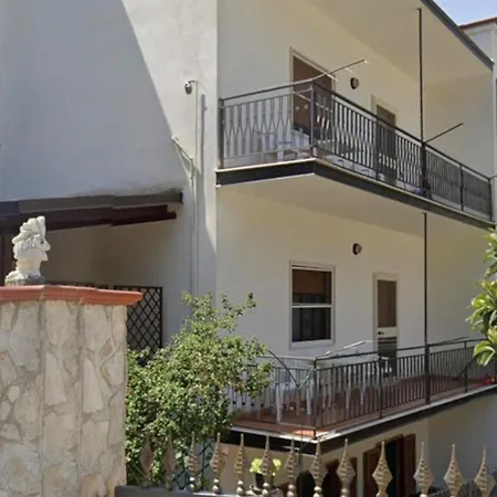 La Casa Tra I Pini Apartament *